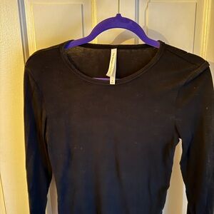 Aritzia Babaton Classic Black Long Sleeve Tee